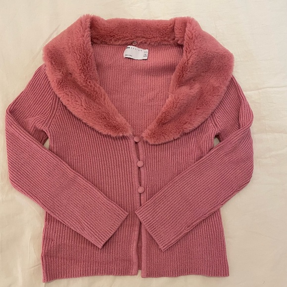 ASOS DESIGN Petite cardigan with faux fur collar in pink - Picture 2 of 5